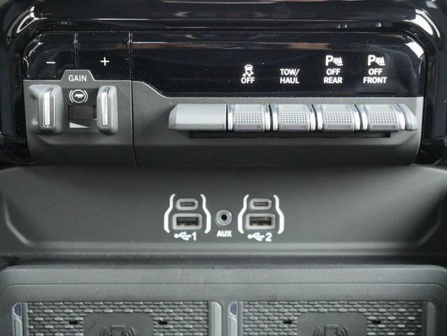 Photo of 2025 Diamond Black Crystal Pearlcoat RAM 2500