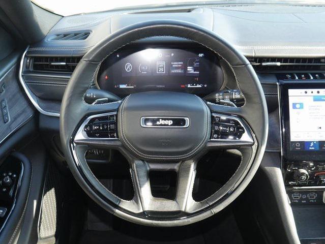 Photo of 2025 Bright White Clearcoat Jeep Grand Cherokee L