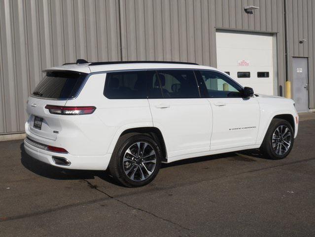 Photo of 2025 Bright White Clearcoat Jeep Grand Cherokee L