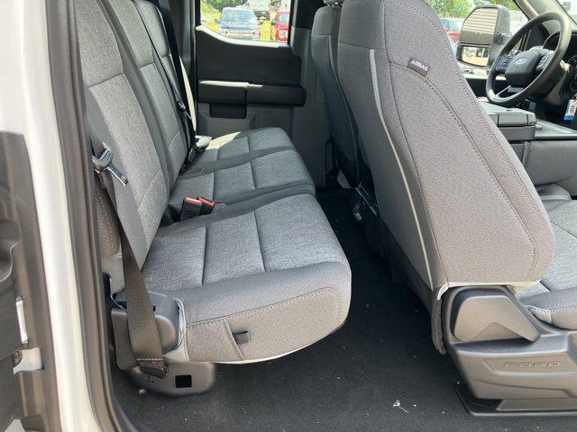 Photo of 2025 Oxford White Ford F-250