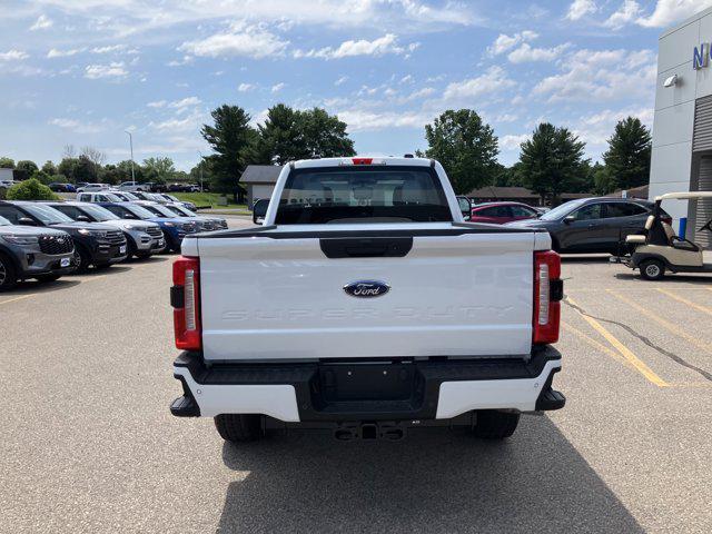 Photo of 2025 Oxford White Ford F-250