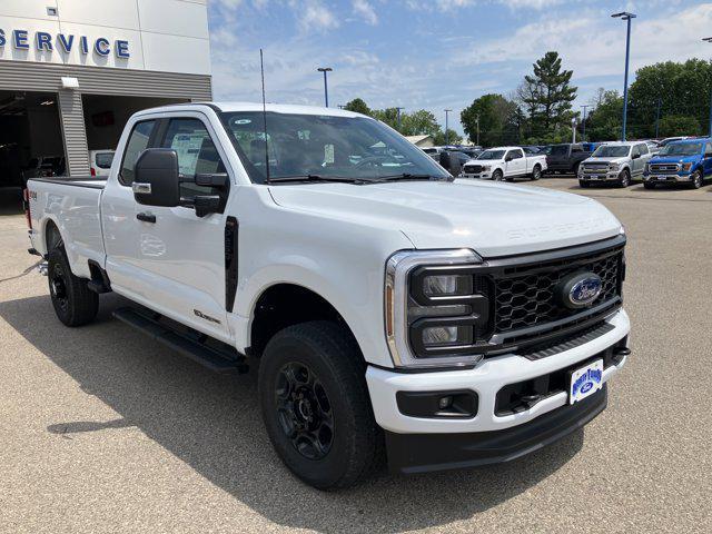 Photo of 2025 Oxford White Ford F-250