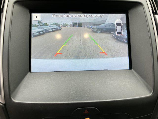 Photo of 2018 White Ford Edge