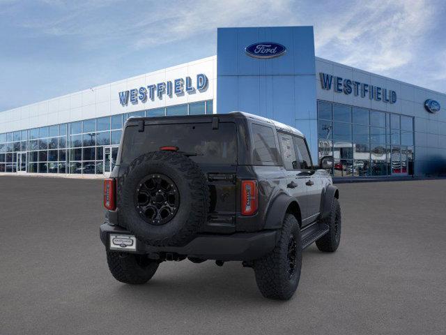 Photo of 2025 Shadow Black Ford Bronco