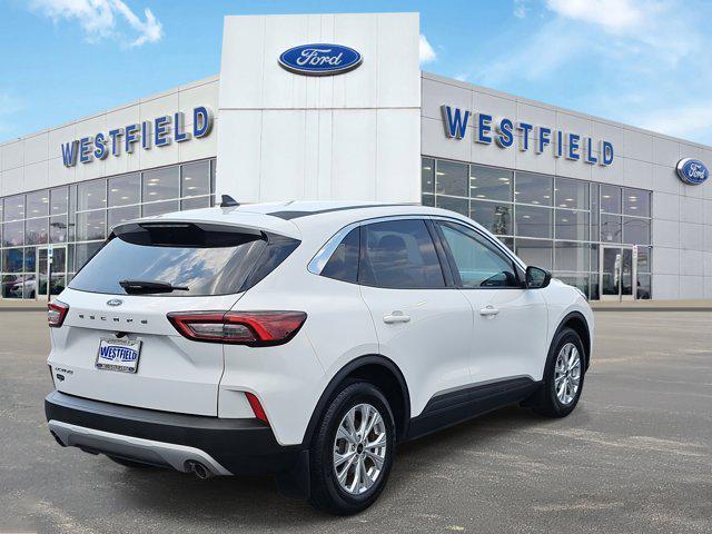 Photo of 2023 Oxford White Ford Escape