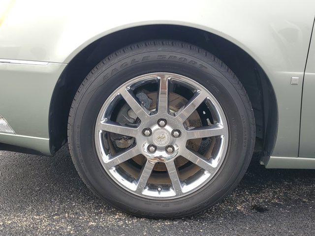Photo of 2007 Green Silk Cadillac DTS