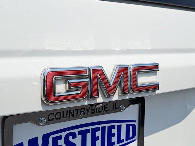 Photo of 2017 Summit White GMC Yukon