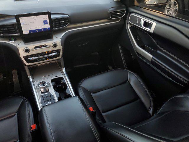 Photo of 2021 Star White Metallic Tri-Coat Ford Explorer