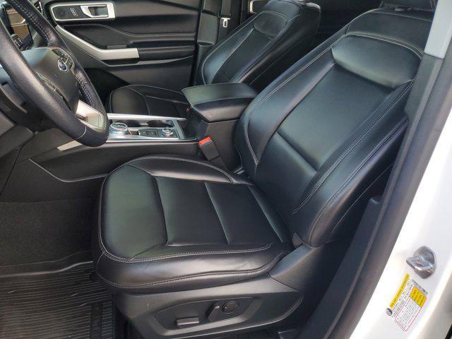 Photo of 2021 Star White Metallic Tri-Coat Ford Explorer