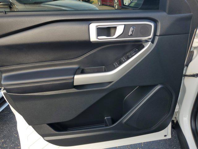 Photo of 2021 Star White Metallic Tri-Coat Ford Explorer