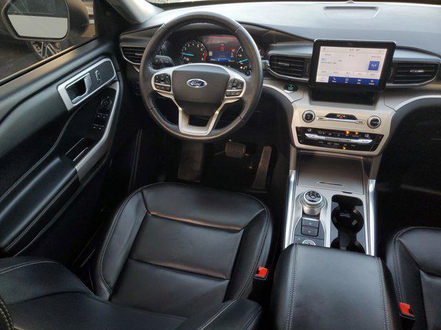 Photo of 2021 Star White Metallic Tri-Coat Ford Explorer