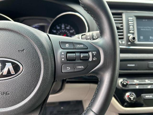 Photo of 2020 Snow White Pearl Kia Sedona