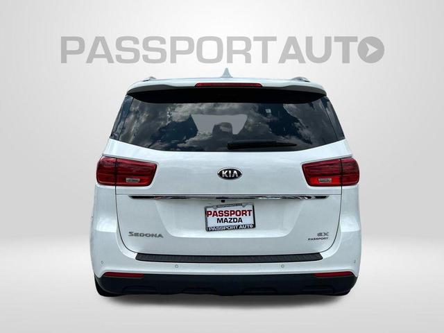 Photo of 2020 Snow White Pearl Kia Sedona