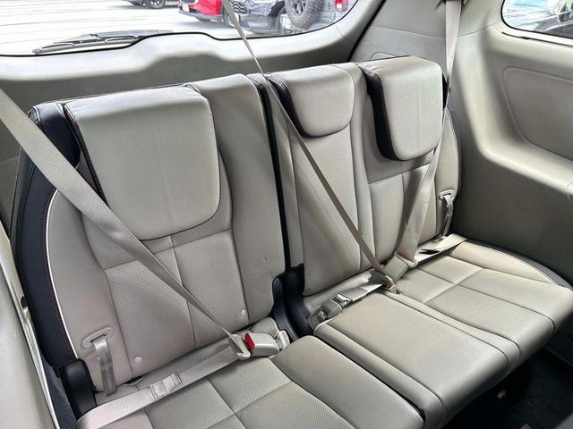 Photo of 2020 Snow White Pearl Kia Sedona