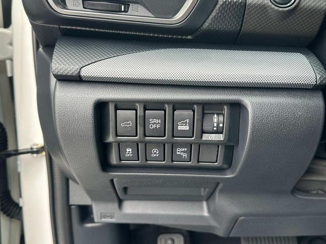 Photo of 2021 Crystal White Pearl Subaru Forester