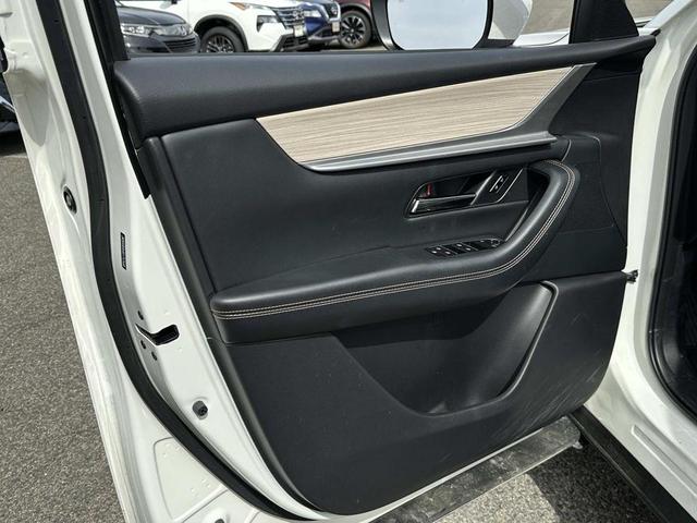 Photo of 2024 Rhodium White Metallic Mazda CX-90 PHEV