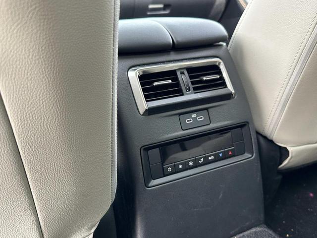 Photo of 2024 Rhodium White Metallic Mazda CX-90 PHEV