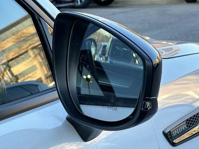 Photo of 2025 Rhodium Mazda CX-70