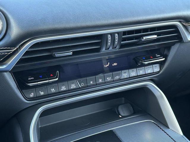 Photo of 2025 Rhodium Mazda CX-70