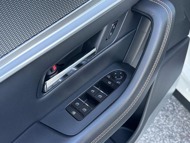 Photo of 2025 Rhodium Mazda CX-70