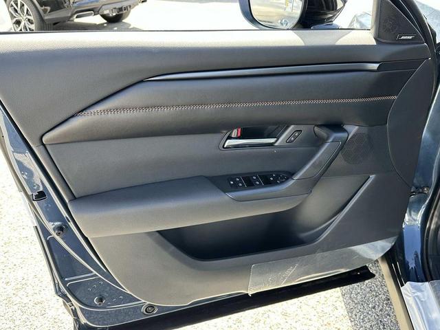 Photo of 2025 Blue Metallic Mazda CX-50