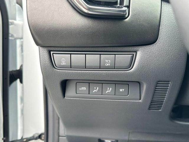 Photo of 2025 Wind Chill Pearl Mazda CX-50