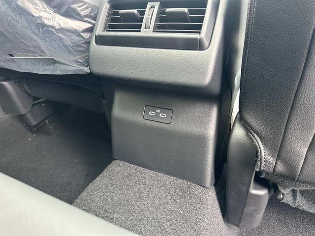 Photo of 2025 Wind Chill Pearl Mazda CX-50