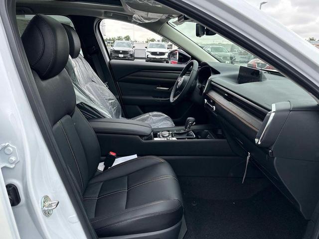Photo of 2025 Wind Chill Pearl Mazda CX-50