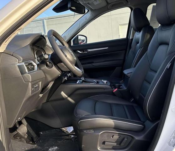 Photo of 2025 Rhodium Mazda CX-5