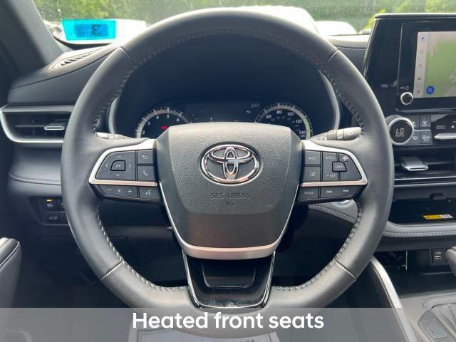 Photo of 2023 Ruby Flare Pearl Toyota Highlander