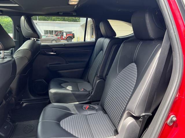 Photo of 2023 Ruby Flare Pearl Toyota Highlander