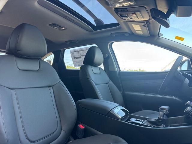 Photo of 2025 Red Hyundai TUCSON