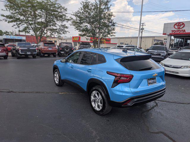 Photo of 2025 Marina Blue Metallic Chevrolet Trax