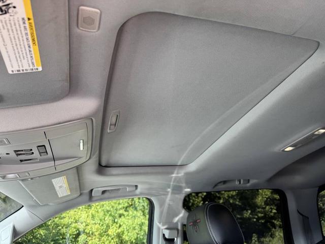 Photo of 2018 White Chevrolet Silverado 1500