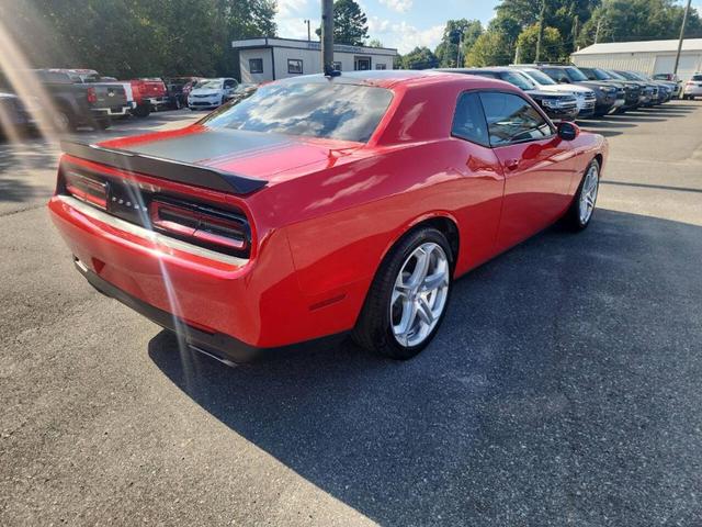 Photo of 2015 Red Dodge Challenger