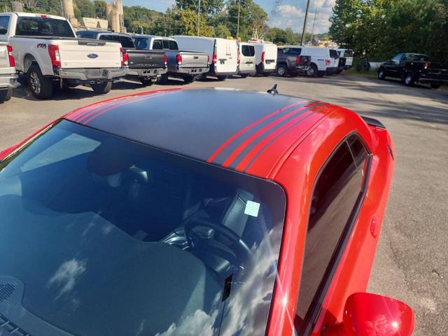 Photo of 2015 Red Dodge Challenger