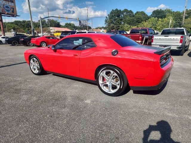 Photo of 2015 Red Dodge Challenger