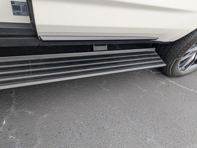 Photo of 2022 Crystal White Tricoat Cadillac Escalade
