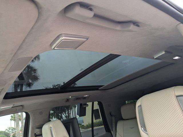 Photo of 2022 Crystal White Tricoat Cadillac Escalade