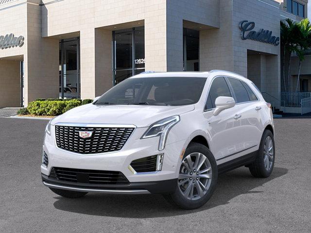 Photo of 2025 Crystal White Tricoat Cadillac XT5