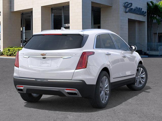 Photo of 2025 Crystal White Tricoat Cadillac XT5
