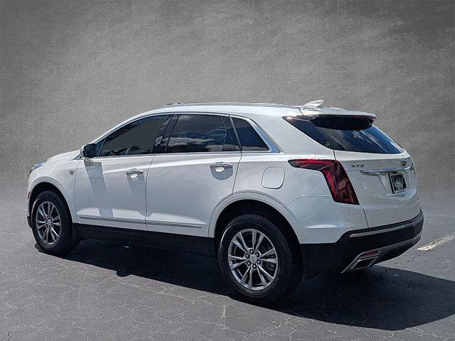 Photo of 2023 Crystal White Tricoat Cadillac XT5