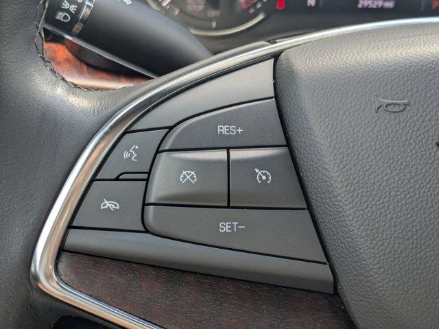 Photo of 2023 Crystal White Tricoat Cadillac XT5