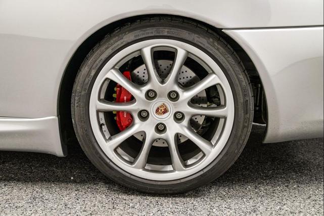 Photo of 2005 Arctic Silver Metallic Porsche 911