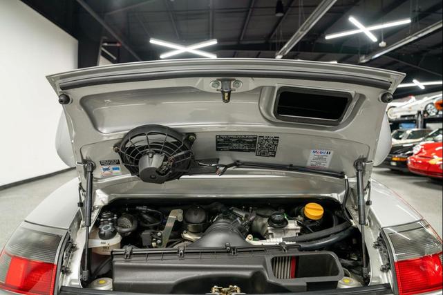 Photo of 2005 Arctic Silver Metallic Porsche 911