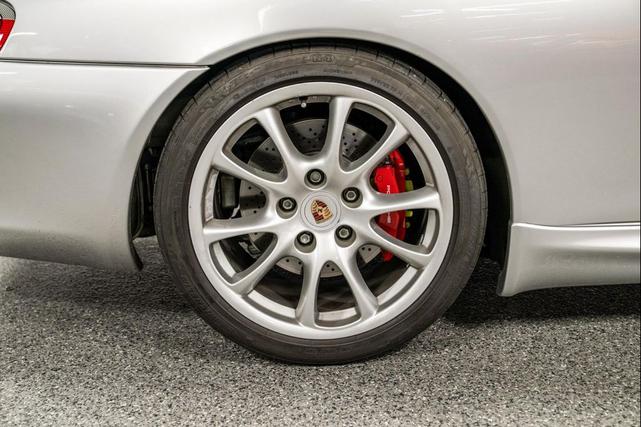Photo of 2005 Arctic Silver Metallic Porsche 911