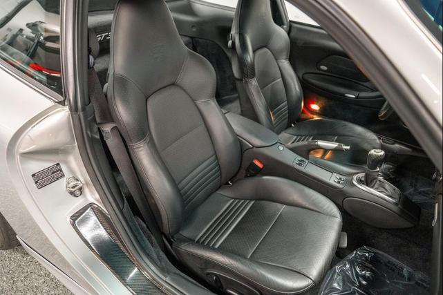 Photo of 2005 Arctic Silver Metallic Porsche 911