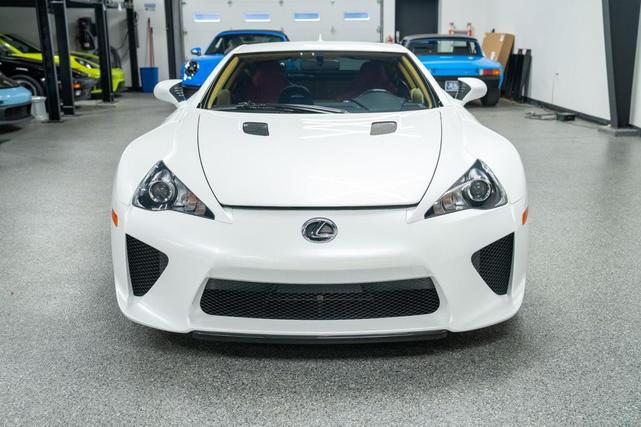 Photo of 2012 Pearl White Lexus LFA
