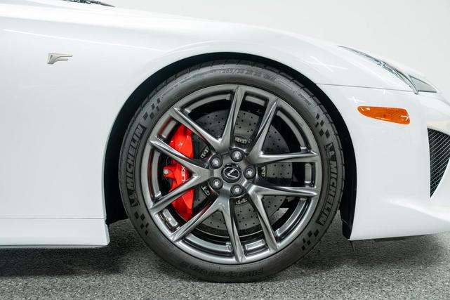Photo of 2012 Pearl White Lexus LFA