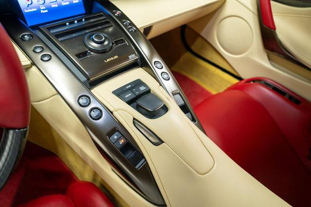 Photo of 2012 Pearl White Lexus LFA